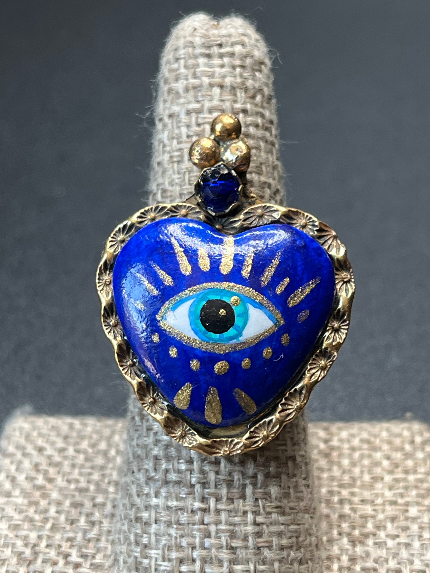 Sagrado Corazón Anillos de Ojo Pintados - Sacred Heart Hand Painted Evil Eye Rings