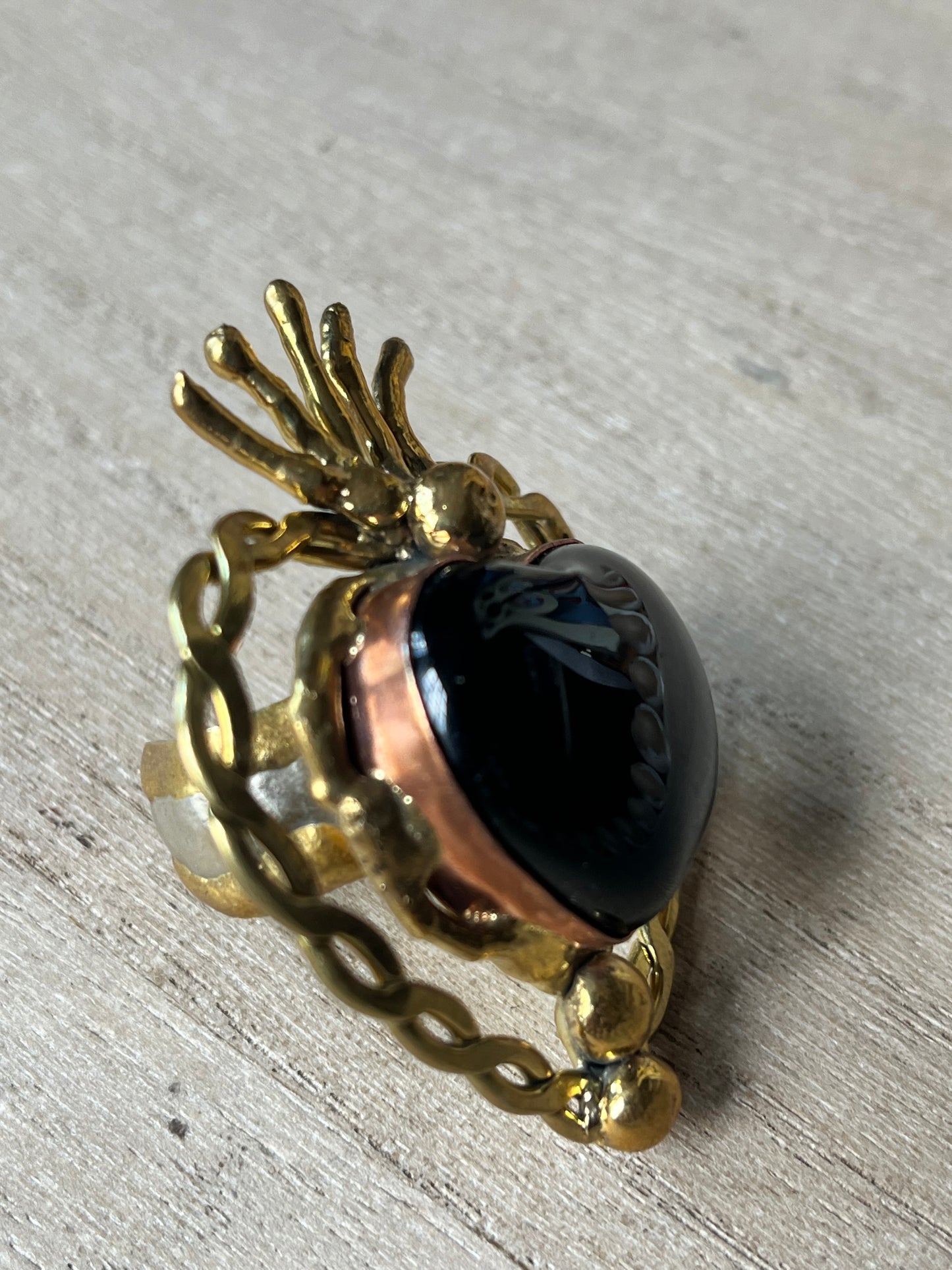 Sunburst Sacred Heart Ring - Black