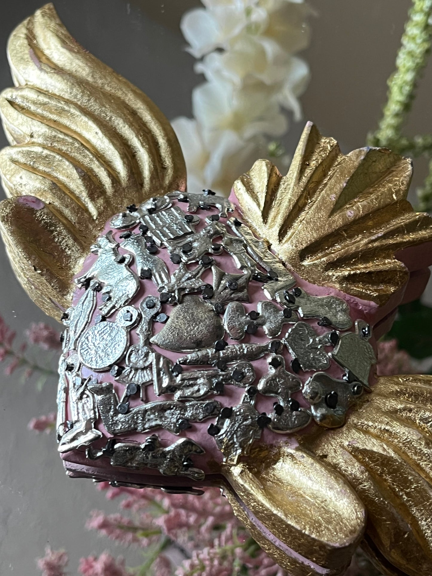 Sacred heart with Wings and Milagros #0