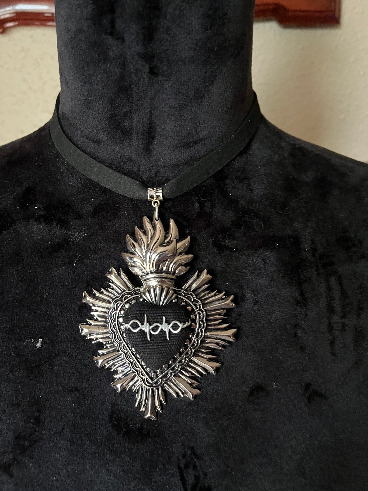 Black Sacred Heart Choker - Grangantilla de Sagrado Corazón Negro