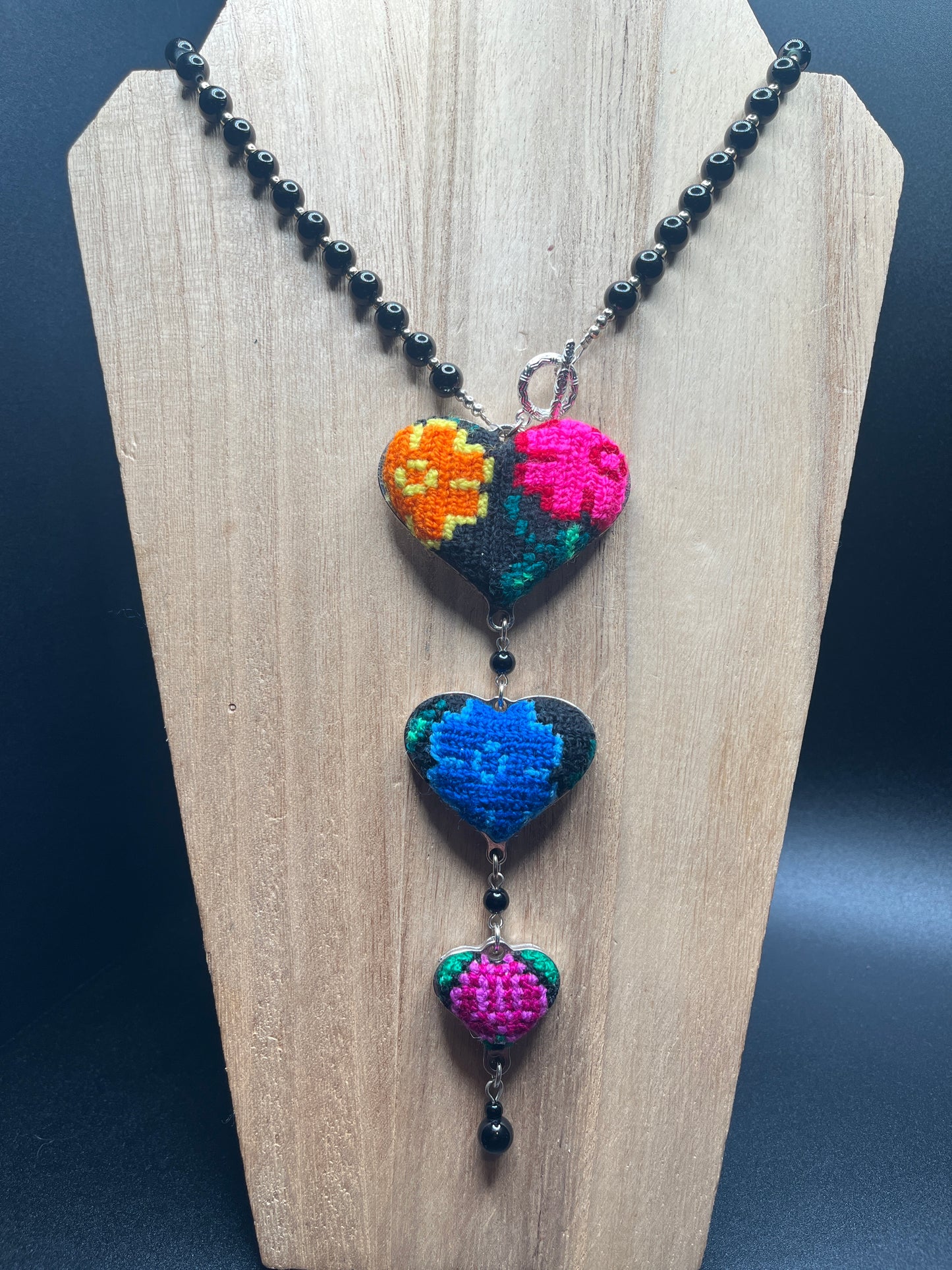 Tres Corazon Y-Design Necklace