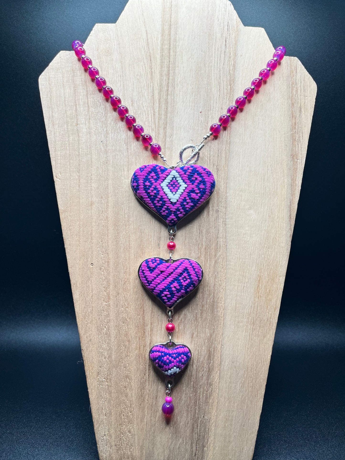 Tres Corazon Y-Design Necklace