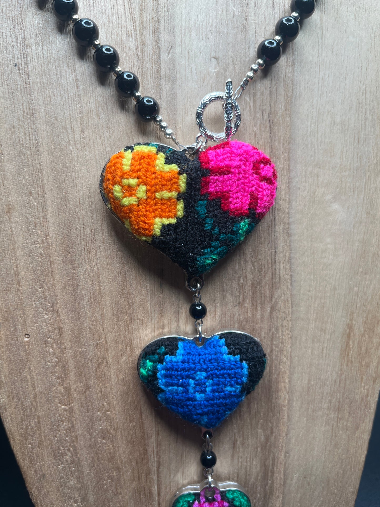 Tres Corazon Y-Design Necklace
