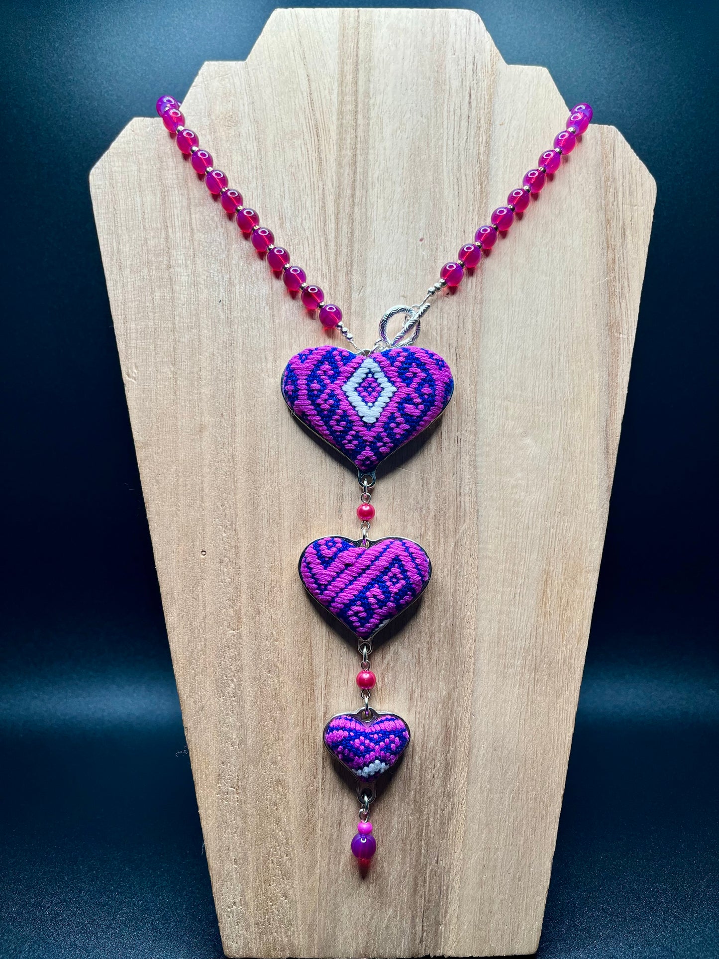 Tres Corazon Y-Design Necklace