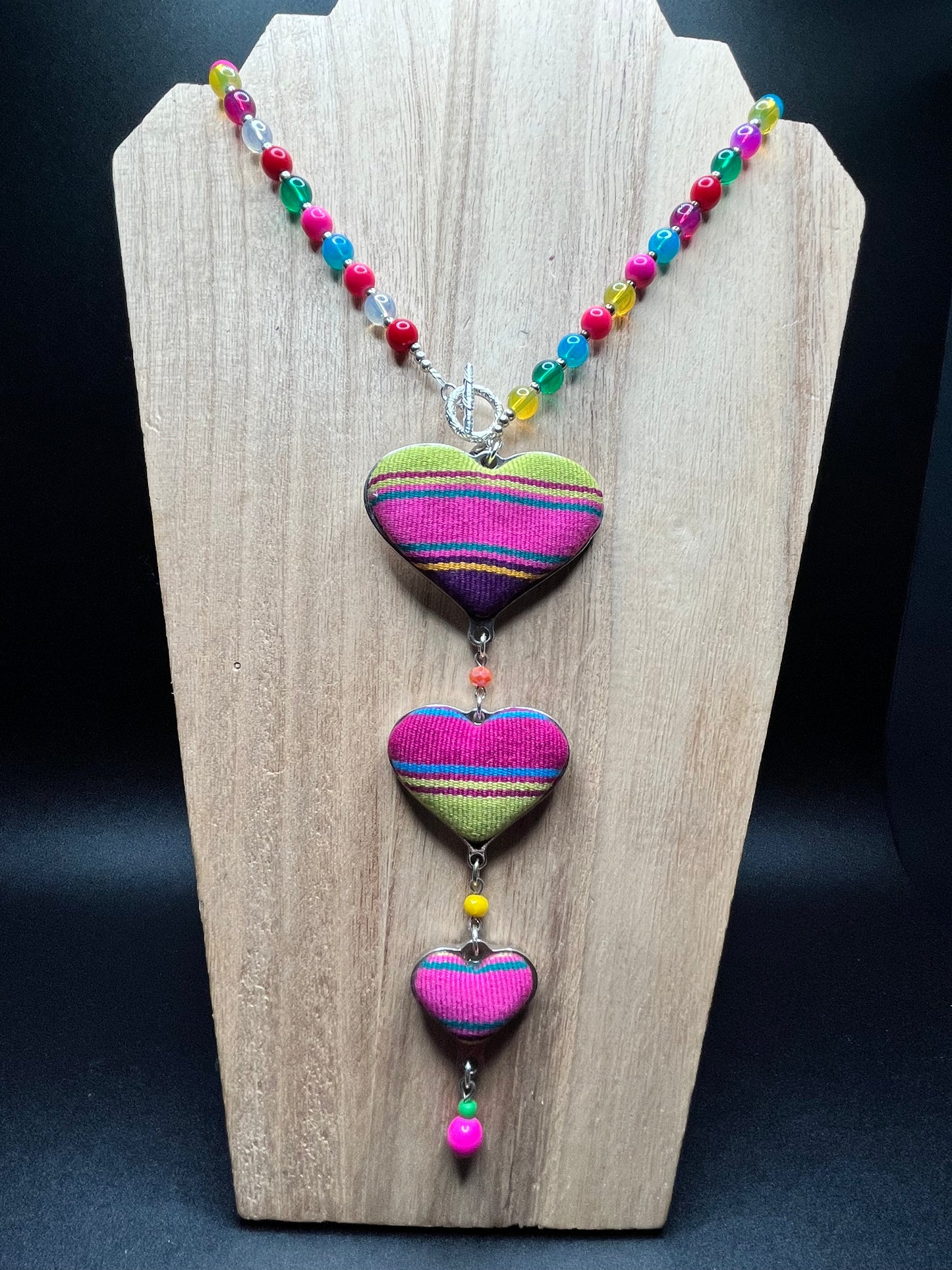 Tres Corazon Y-Design Necklace