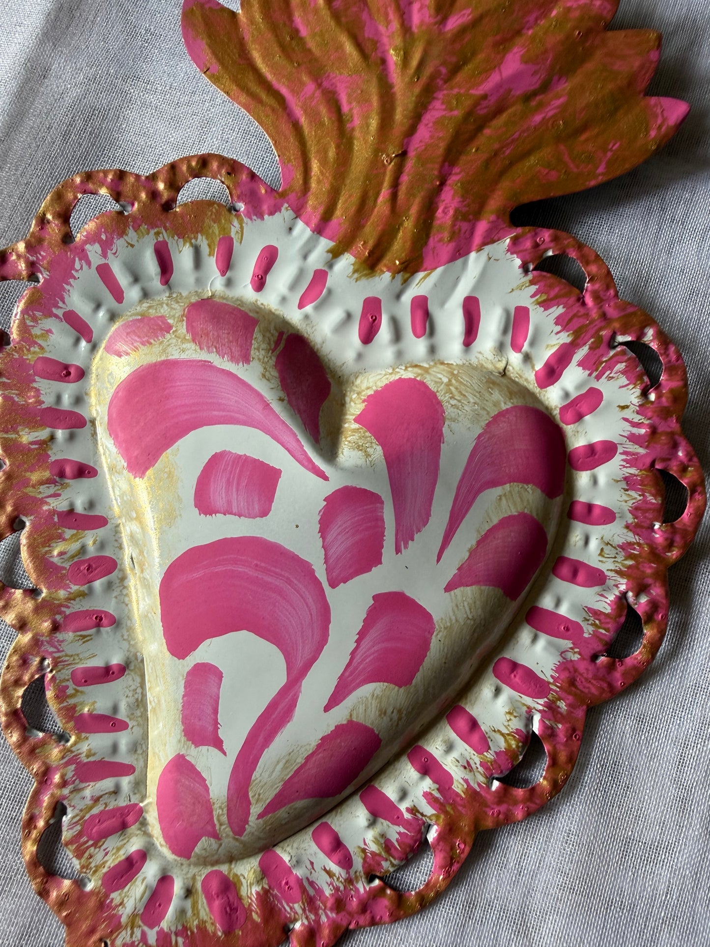 Pink Vintage Sacred Heart - Tin