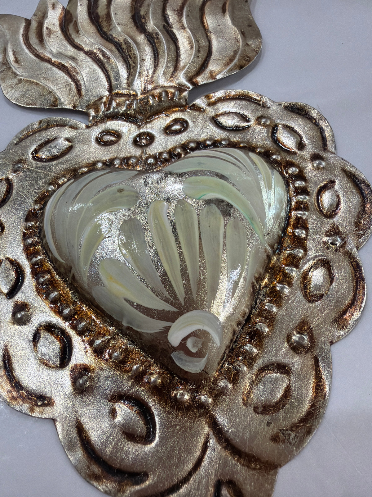 New White Antique Silver Sacred Heart