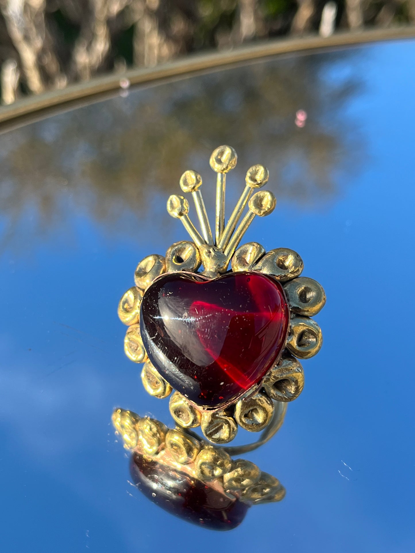 Artesanal Sacred Heart Glass Ring