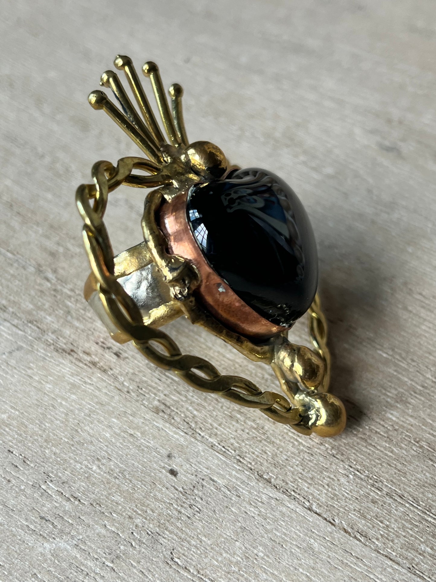 Sunburst Sacred Heart Ring - Black