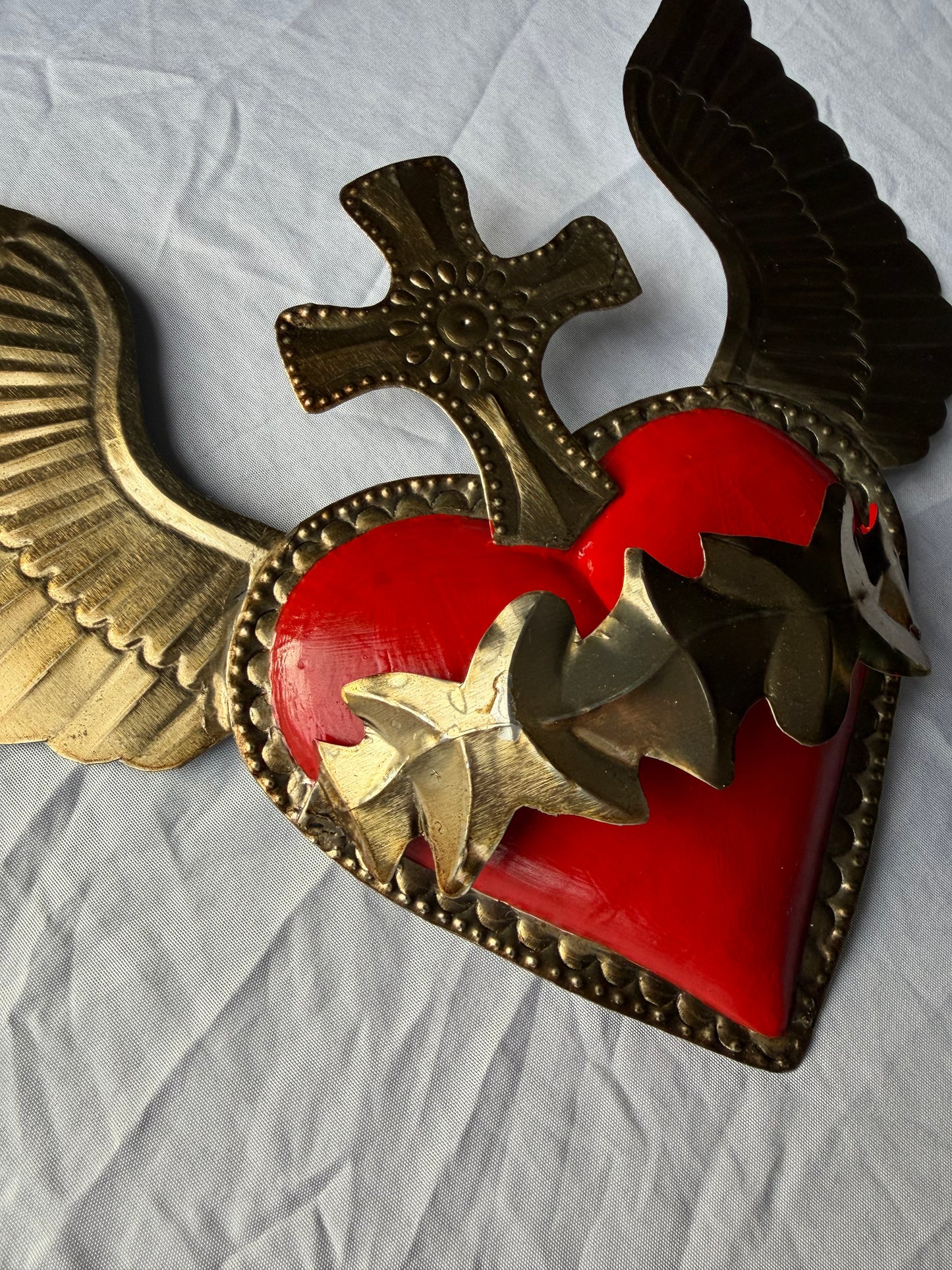 Sacred Heart With Wings Tin