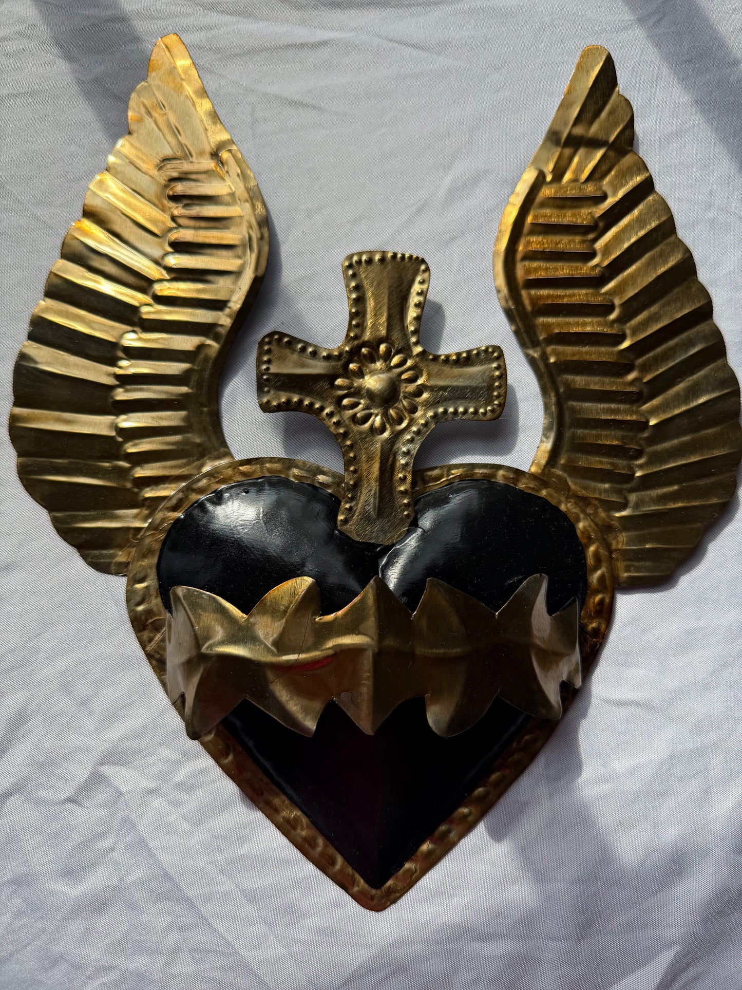 Sacred Heart With Wings Tin