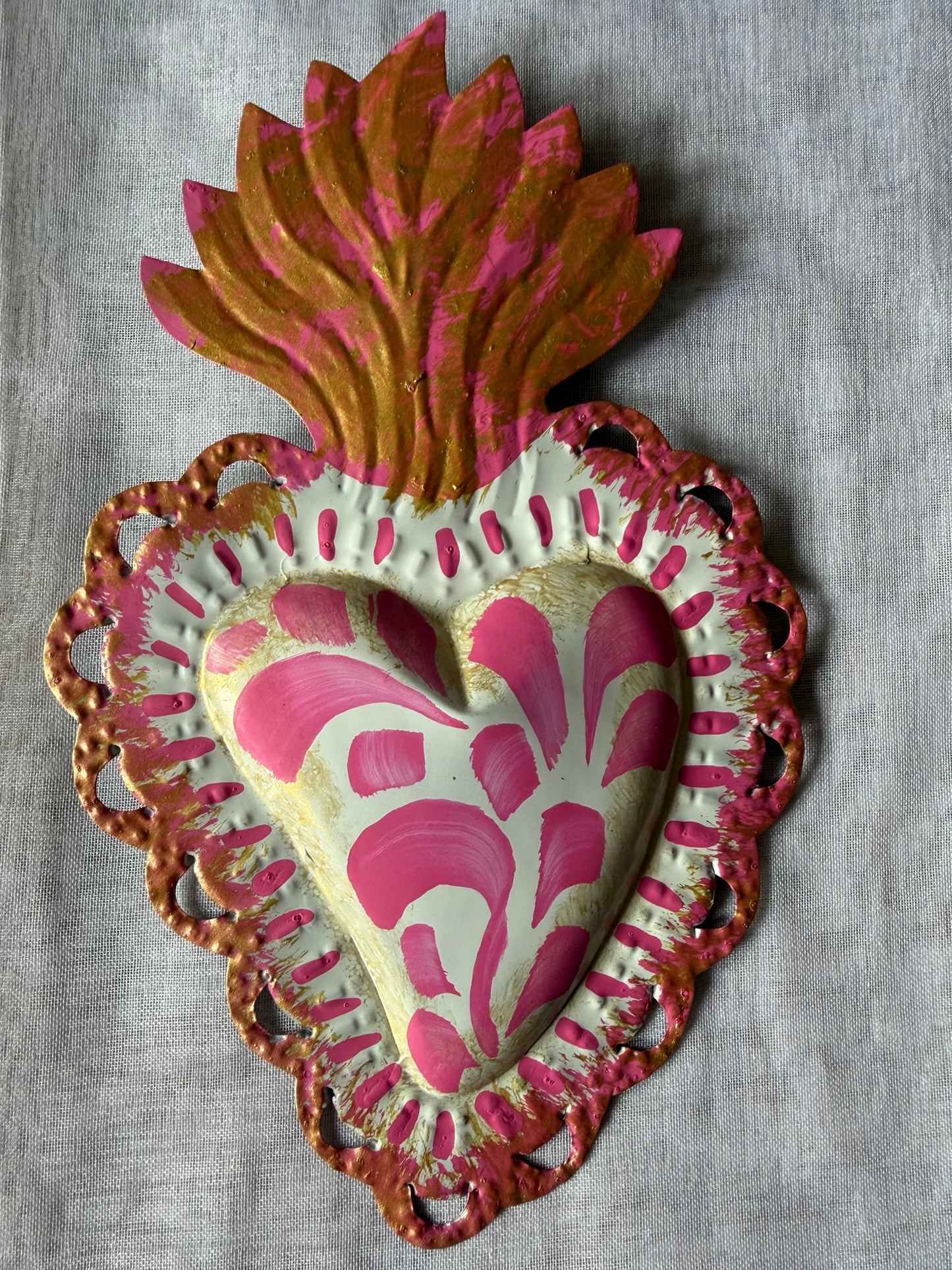 Pink Vintage Sacred Heart - Tin